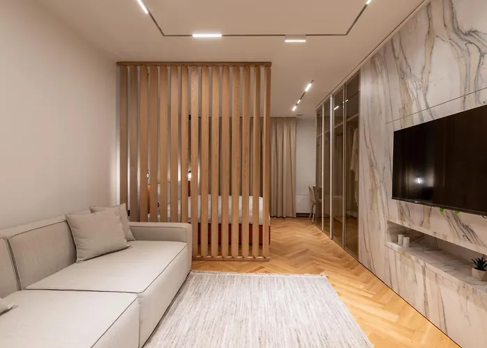 Vater Selected * Tirana