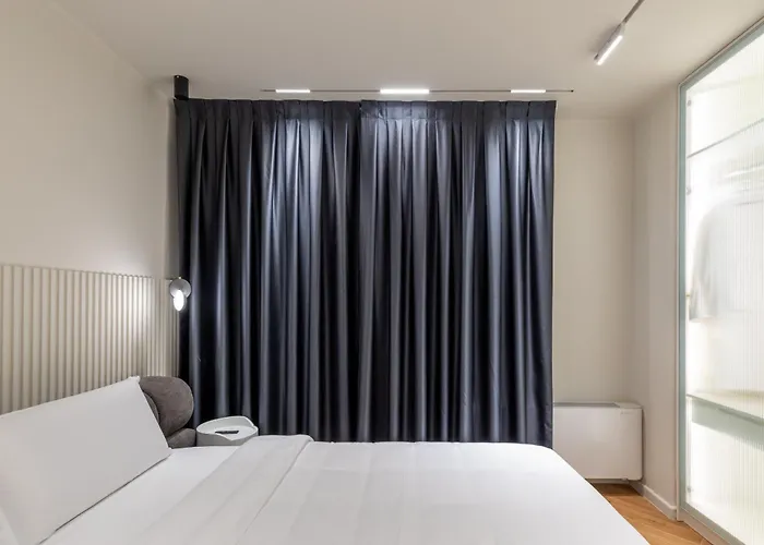 Vater Selected Tirana